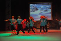 Wiggensbach_Turngala_2011_DancingGirls_011.jpg