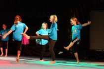 Wiggensbach_Turngala_2011_DancingGirls_010.jpg