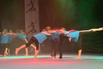 Wiggensbach_Turngala_2011_DancingGirls_014.jpg