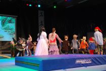 Wiggensbach_Turngala_2011_Schneewittchen_030.jpg