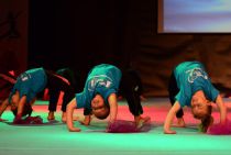 Wiggensbach_Turngala_2011_DancingGirls_008.jpg