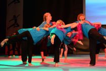 Wiggensbach_Turngala_2011_DancingGirls_015.jpg