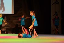 Wiggensbach_Turngala_2011_DancingGirls_021.jpg