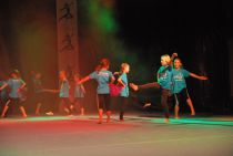 Wiggensbach_Turngala_2011_DancingGirls_012.jpg